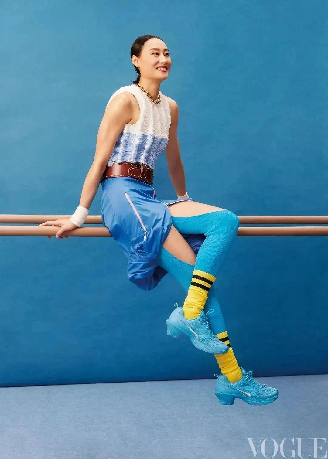 李玲受邀接受「VOGUE」专访并拍摄时尚大片，分享与撑竿跳同行的运动人生