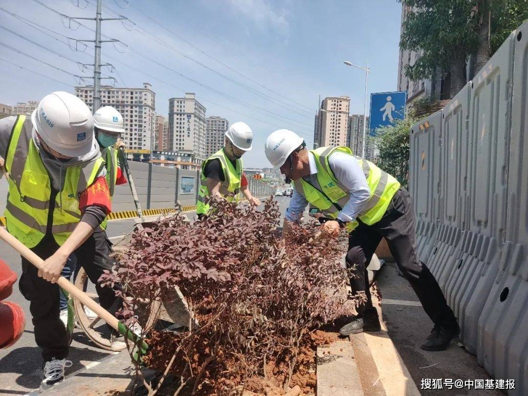 长沙地铁7号线环保大道站主体构造封顶