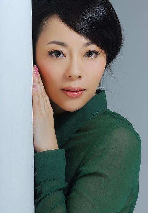 珈好扮演的,而且当时因为这个角色,何珈好也成为很多人的童年女神了。