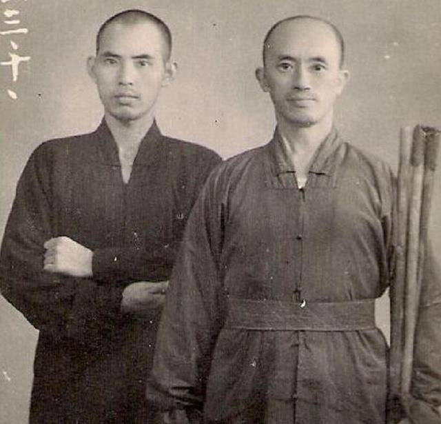 原创
            一代高僧海灯法师，77岁还能二指禅道理，却被一根布条暴露真相