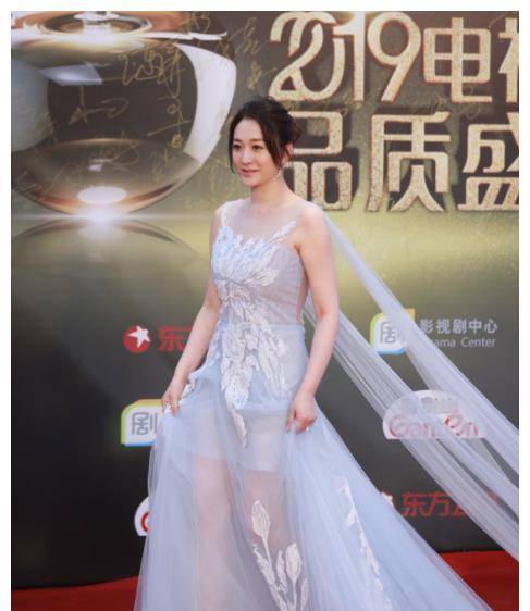 原创你们管这个叫“半老徐娘”？中年女星施放魅力，才是要命的温柔刀