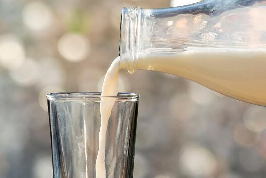 更年期的女人多吃这几样食物缓解症状可能比保健品有用得多(图3) 更年期的女人多吃这几样食物缓解症状可能比保健品有用得多(图3)