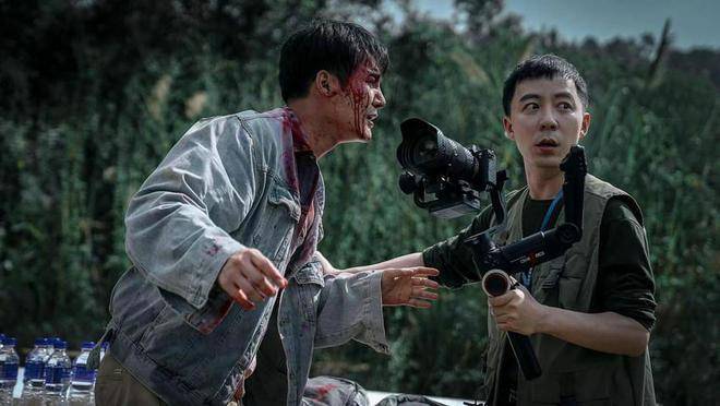 鳄梦岛：一群年轻人参加综艺比赛，却差点成为巨鳄食物