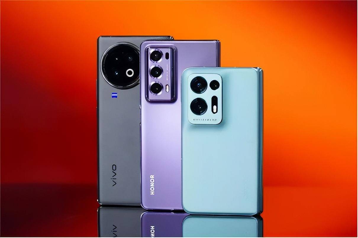 年中折疊屏手機大戰(zhàn)！榮耀、OPPO、vivo三大廠旗艦，誰更值得買？