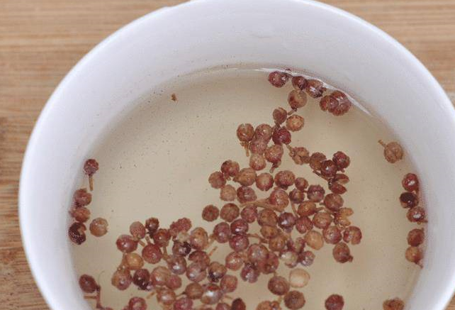 宠物护理小知识：蚂蚁喷雾剂会伤害我的猫咪吗？-第3张图片-冲锋网