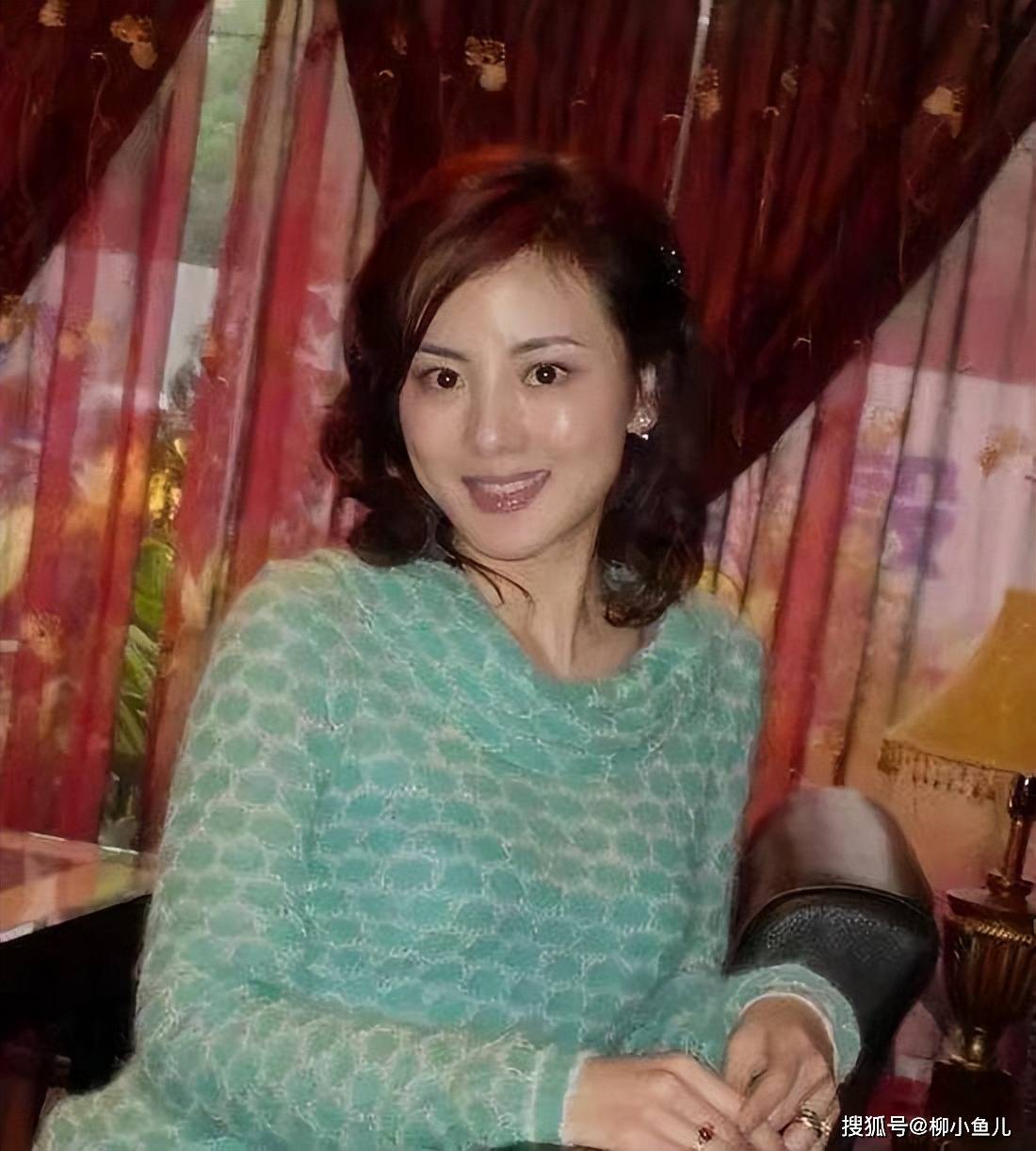 原创她甘心退圈当全职主妇，却被演员丈夫无情抛弃，如今44岁仍单身