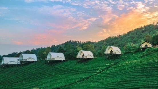 走！今年举办中秋国庆去BB电子 BB电的app蓝山县百叠岭景区山顶帐篷露营赏月狂欢(图4)