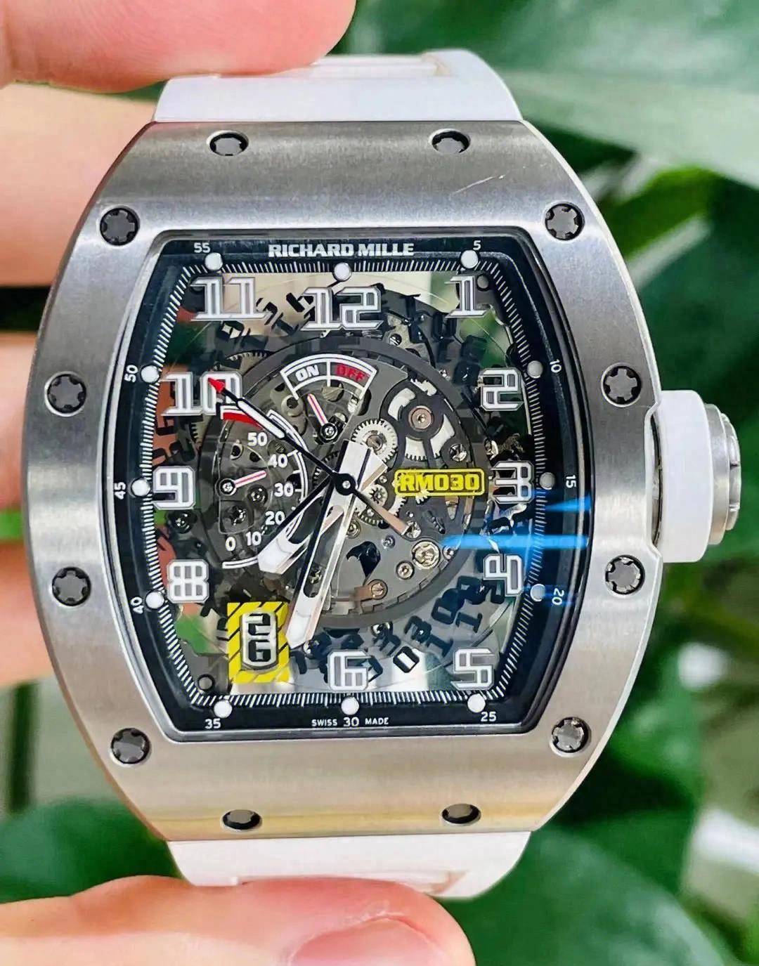 Ϊʲô����º����յ��ֱ���ô��?