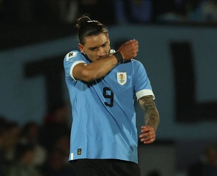 积分榜：巴西0-2爆冷暴跌，乌拉圭强势反超，连升3名！阿根廷优势明显