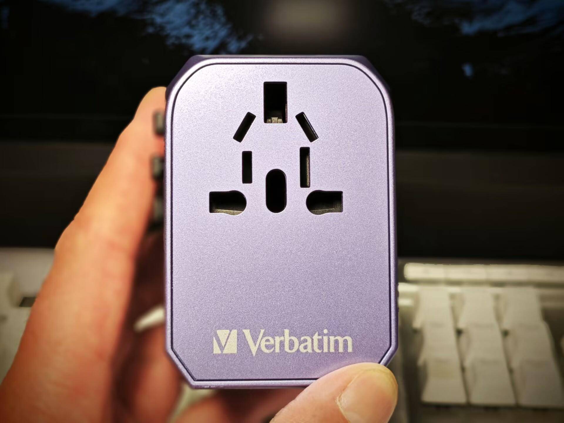 拳头大小 ，1个顶9个，verbatim9合1多功能旅行适配转换器是真棒