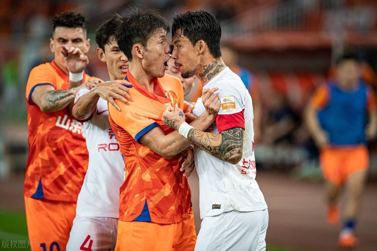 1-0=中超夺冠！上海海港拼了，pk山东，超2万人见证，CCTV5比赛直播