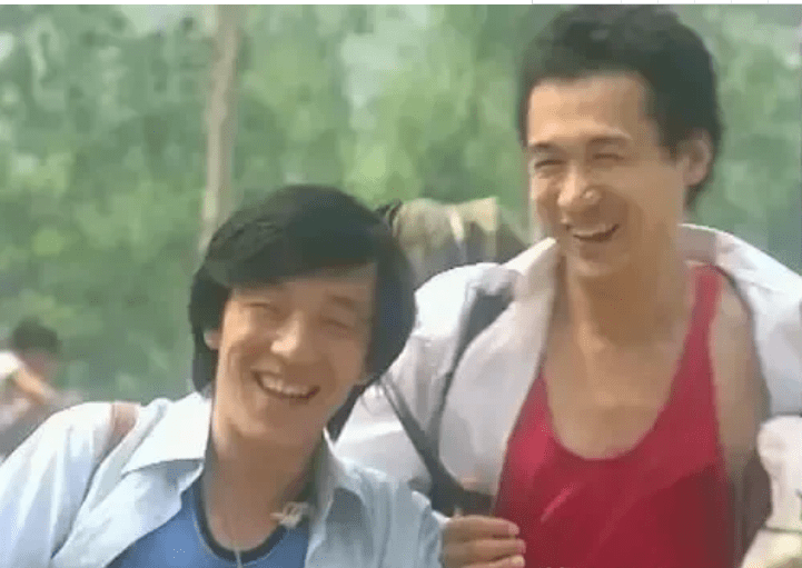 原创两人是发小他也是黄渤的贵人，如今黄渤成为一线，他却被关进牢房