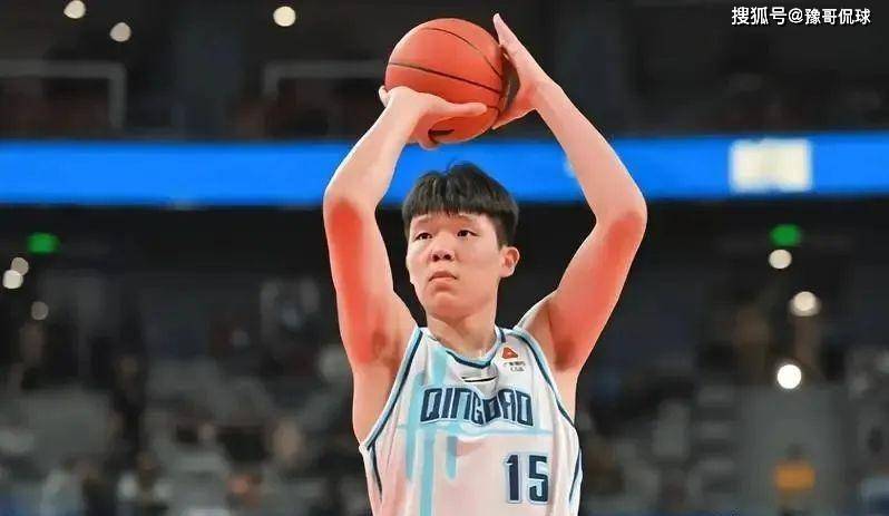 姚明开心！NBA向18岁国产约基奇抛来橄榄枝，周琦王哲林羡慕不已