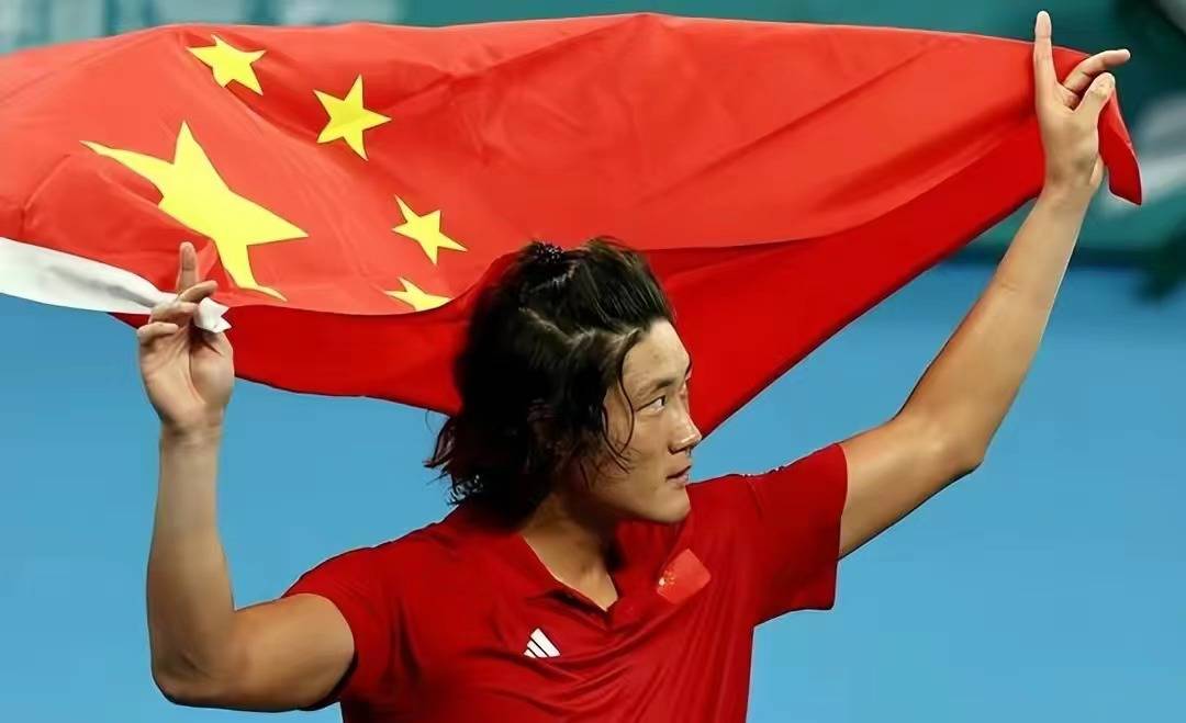 原创             历史第一人！中国网球一哥创造神奇纪录，狂揽1200万奖金成大富翁
