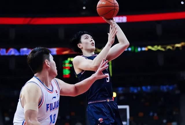 原创
广东男篮VS天津,全明星后卫有望驰援杜锋,徐杰具备登场条件