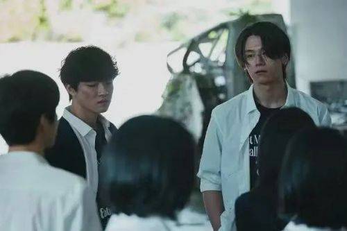 韩剧《夜幕降临》：狼人杀+大逃杀，谁能活下来？