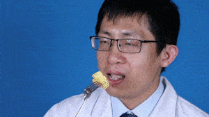 你吃菠萝的时候，菠萝也在吃你