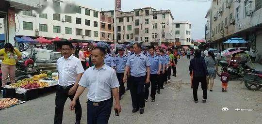 【关注】耒阳导子镇人大代表视察马路市场改造项目