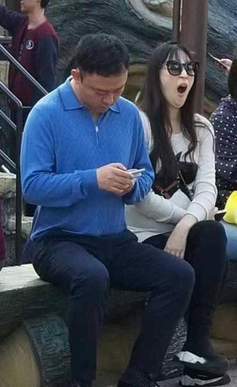 曾是李嘉诚旧居！吴佩慈男友纪晓波香港豪宅欠