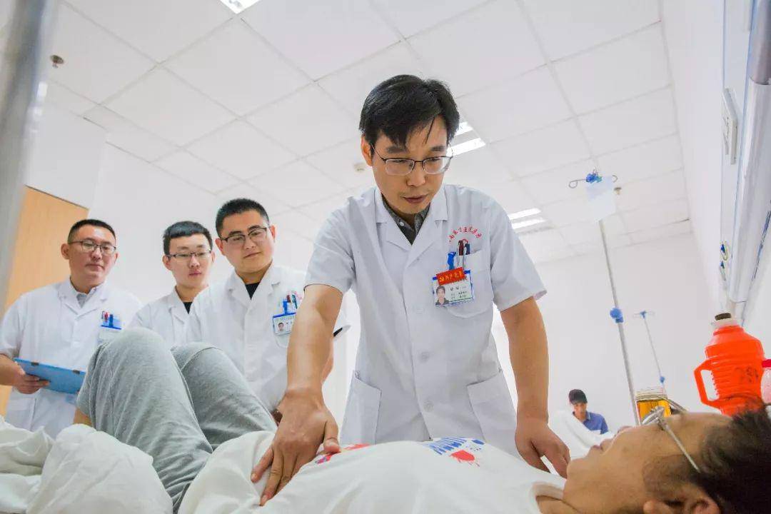 【请您关注】仁术塑仁心 细微见真情——记东方总院泌尿科副主任赵红
