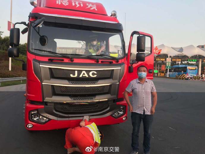 人均开车_开车图片真实