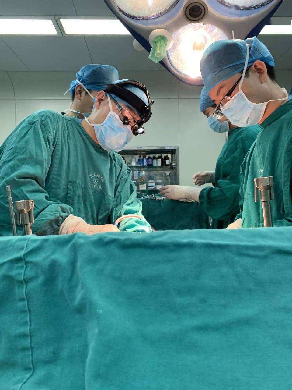 小冰：85后父母大义捐献孩子肾脏广西1岁多女孩脑死亡