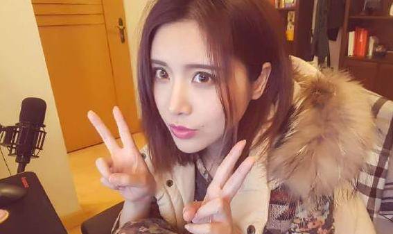 之后陈一发所在的斗鱼直播平台发布公告,要求主播陈一发儿进行直播