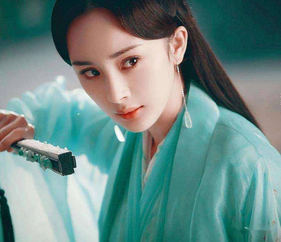 盘点古装剧中手持扇子的美女,你pick谁?