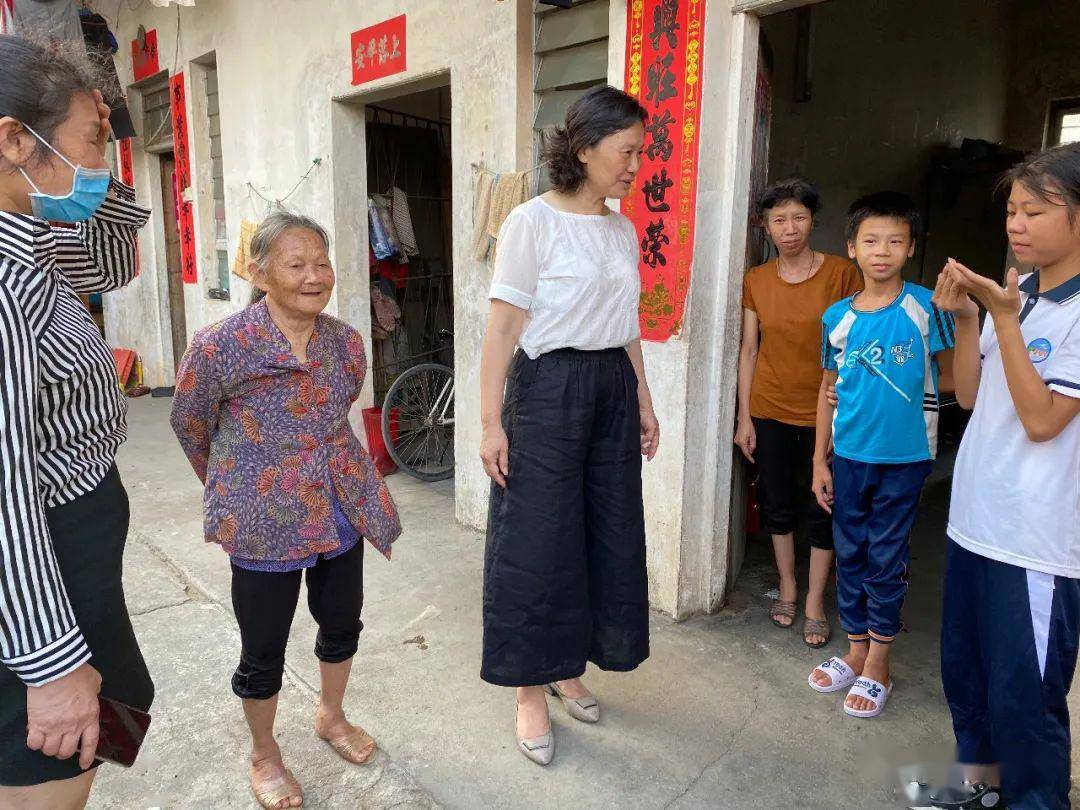 遂溪县妇联入户走访黄略镇精准扶贫户