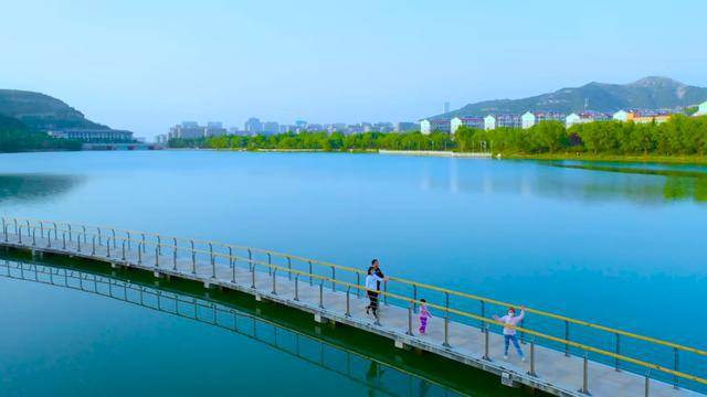 济南市历下区在山峦环抱间畅游俊美孟家水库