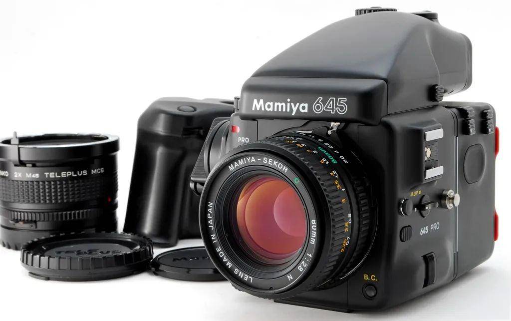 完美的紧凑型中画幅单反相机 玛米亚645 Pro 摄影