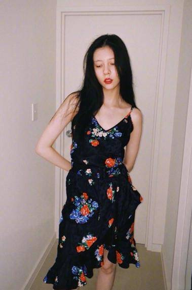 美人计|穿高圆圆的绿色碎花裙,你得这样化妆才行 美人计|穿高圆圆的绿色碎花裙,你得这样化妆才行