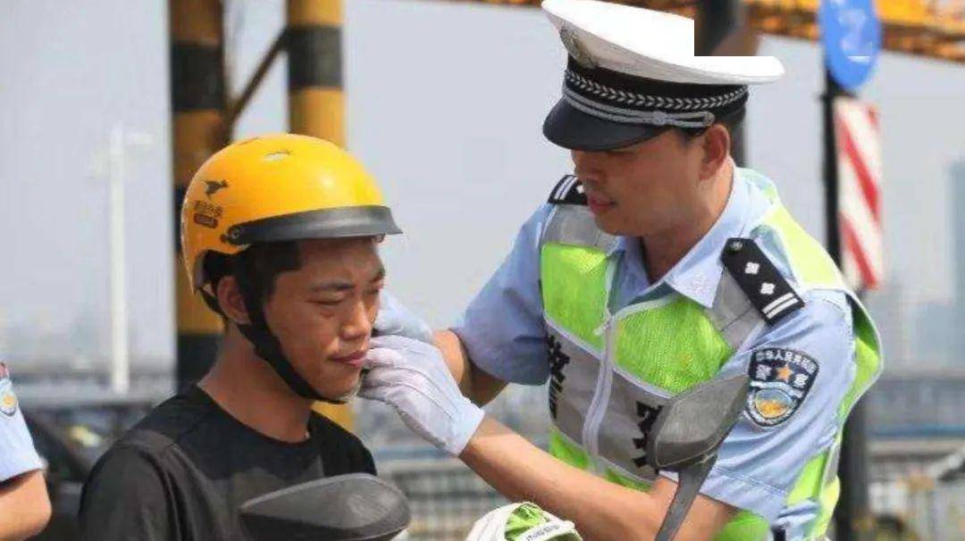 头盔价格“闪崩”，100亿市场“休克”，倒爷们