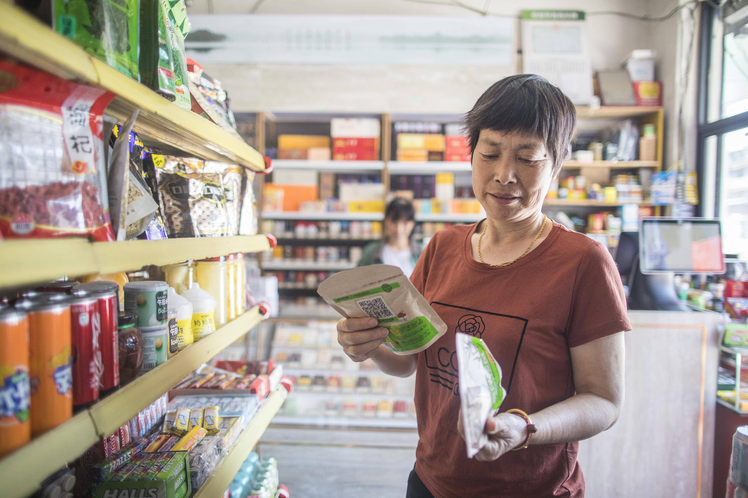 [600776股吧]专访零售通林小海：600万小店每天带动10亿次线下消费割韭菜的生意我们是不做的