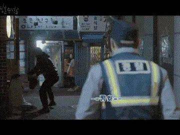 疯子的世界在线观看 a694ce90103040dc88d21086b1a92ac7.jpeg