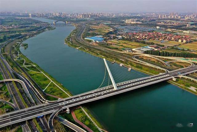 2020两会关于gdp_近十年中国gdp数据图(3)