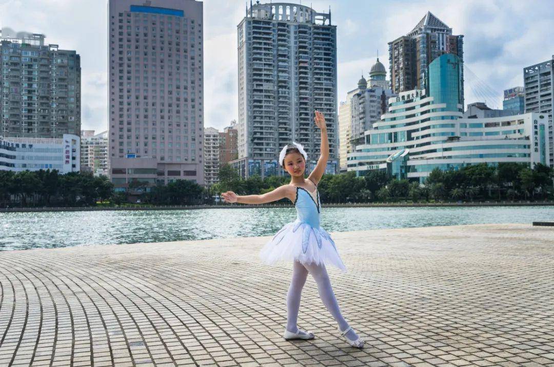 厦门市2020年1月GDP_厦门市行政服务中心(2)