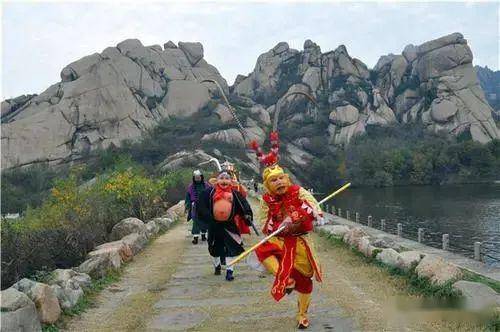 《驻马店嵖岈山 南海禅寺 千亩花海 皇家驿站》火车空调专列纯玩2日游