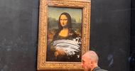 《蒙娜丽莎》被扔蛋糕！男子假扮老妇作案
