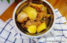 小鸡炖土豆这么做肉鲜香土豆不碎，天冷要常吃