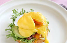 给儿子做的营养早餐，网友：把鸡蛋做成吃不起的样子，超有食欲！