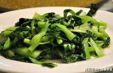 不管炒什么绿色蔬菜，都别直接下锅，多加一步，出锅后鲜嫩翠绿！