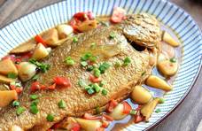 红烧黄花鱼：肉质鲜嫩，健康补脑，百变口味