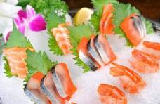 为什么曾深受日本人喜爱的三文鱼，如今都不吃了？还是输给了现实