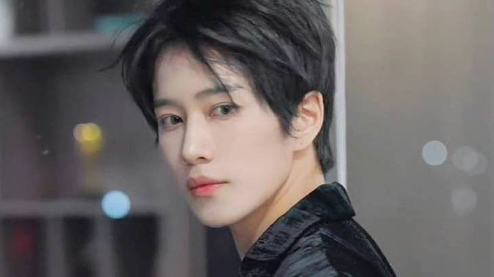 《青你3》练习生蒋智豪肺癌晚期,你认为他是在和病魔作斗争吗?