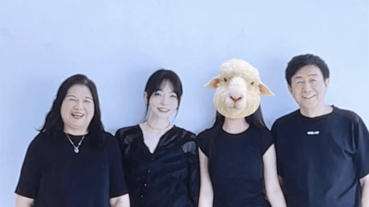 高晓松15岁女儿出国留学,身材已赶超妈妈,你羡慕吗?