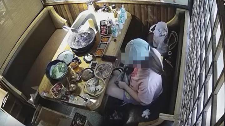 女子吃自助餐偷偷打包案件达成和解，补交餐费44543元，合理吗？