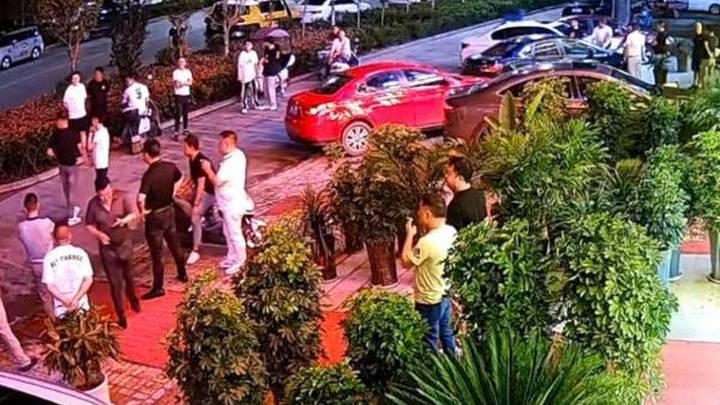 5名网络主播网上直播约架,你怎么看?