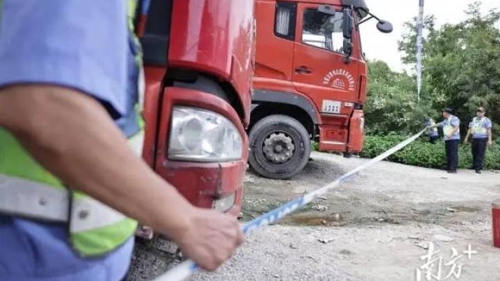 活牛2分钟被强行灌水近50升,应该控制供应商等5人吗?