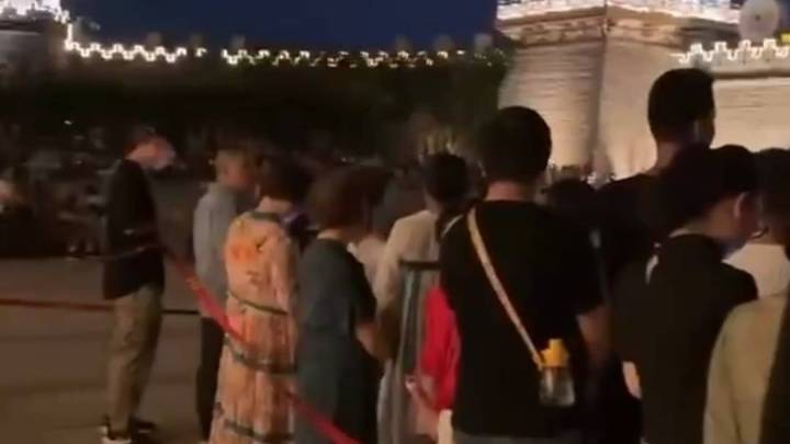 湖北襄阳唐城景区回应“中外游客被区别对待”,你怎么看?